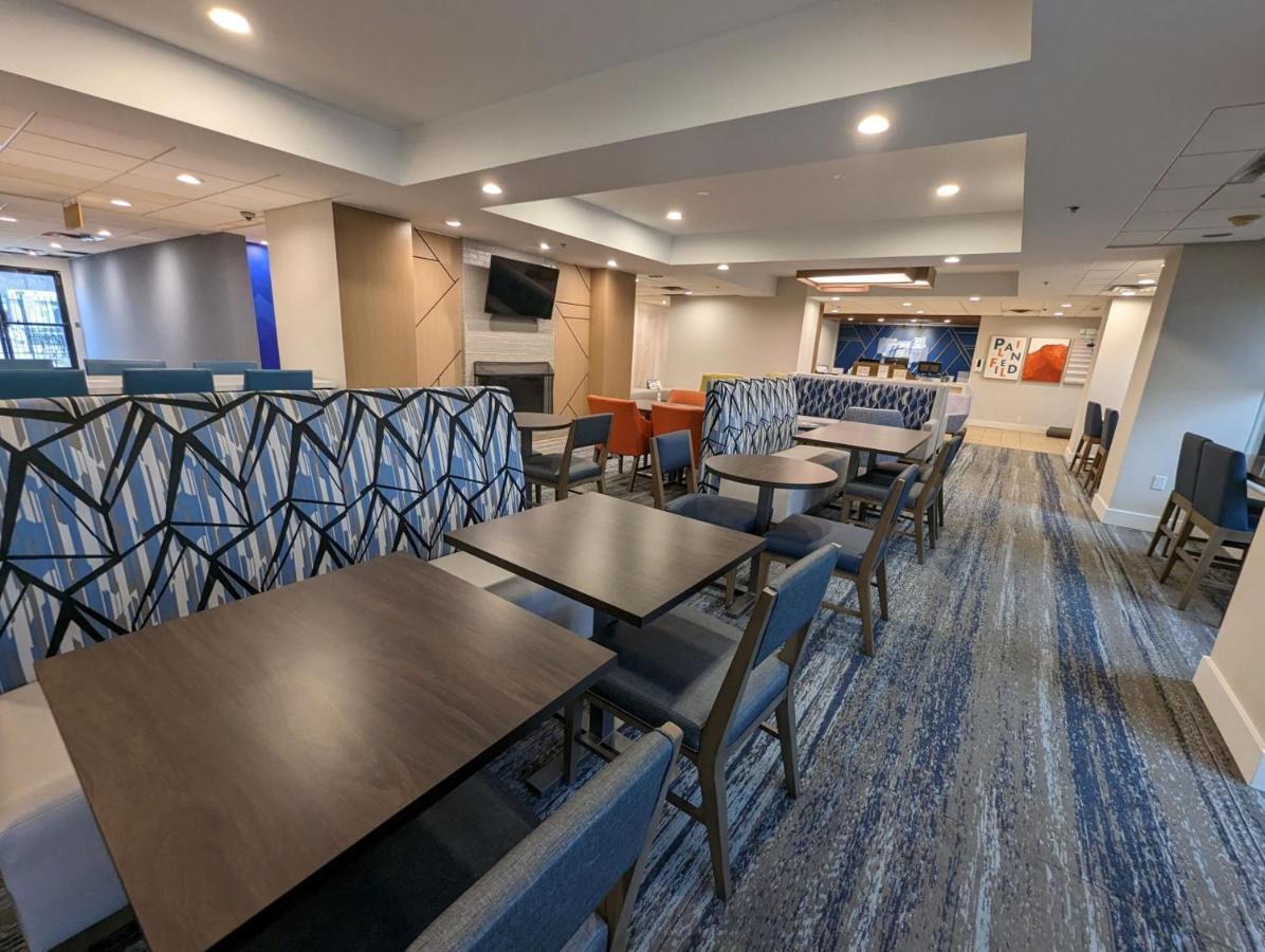 Holiday Inn Express Indianapolis Airport By Ihg Plainfield Ngoại thất bức ảnh
