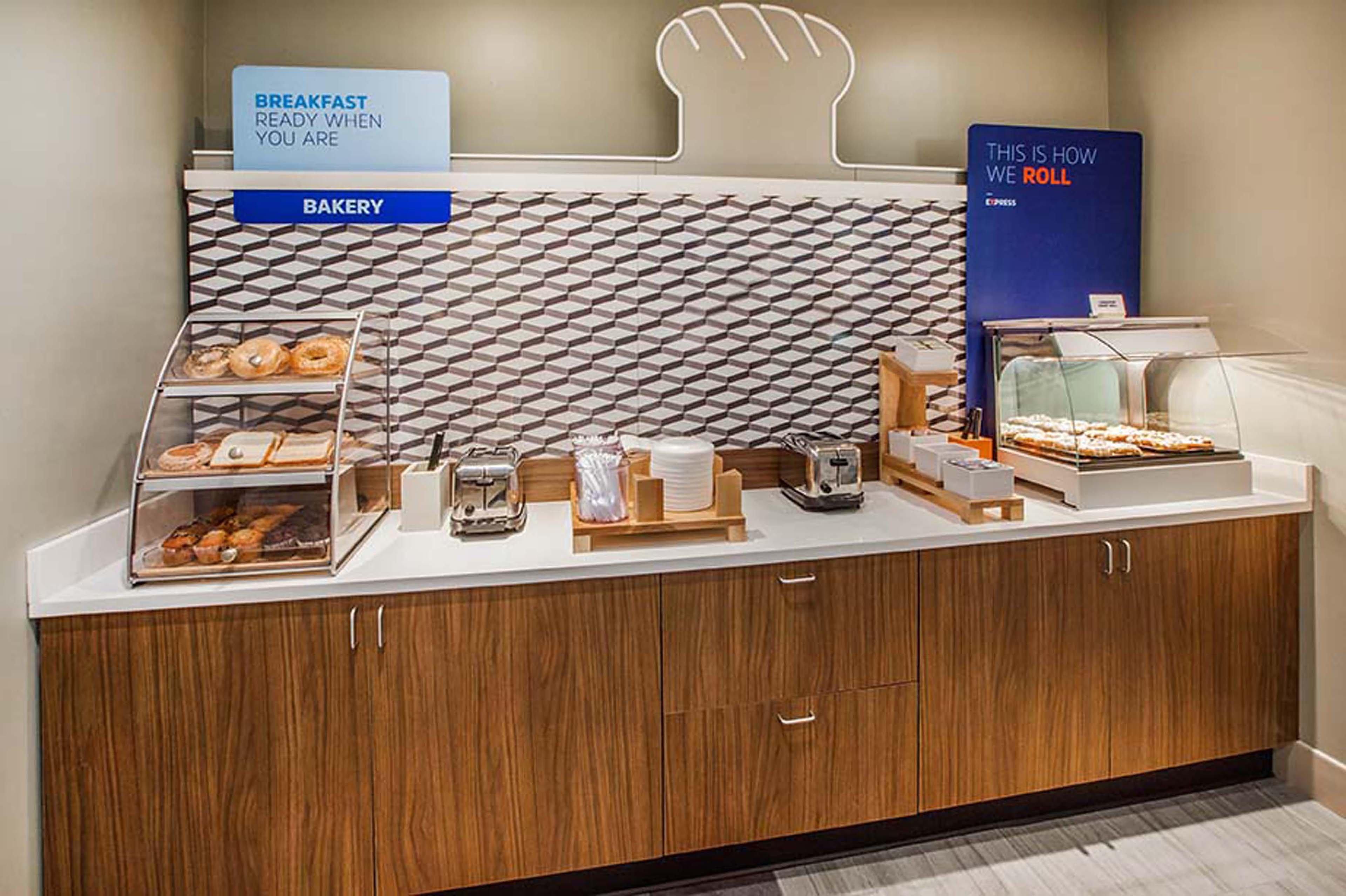 Holiday Inn Express Indianapolis Airport By Ihg Plainfield Ngoại thất bức ảnh