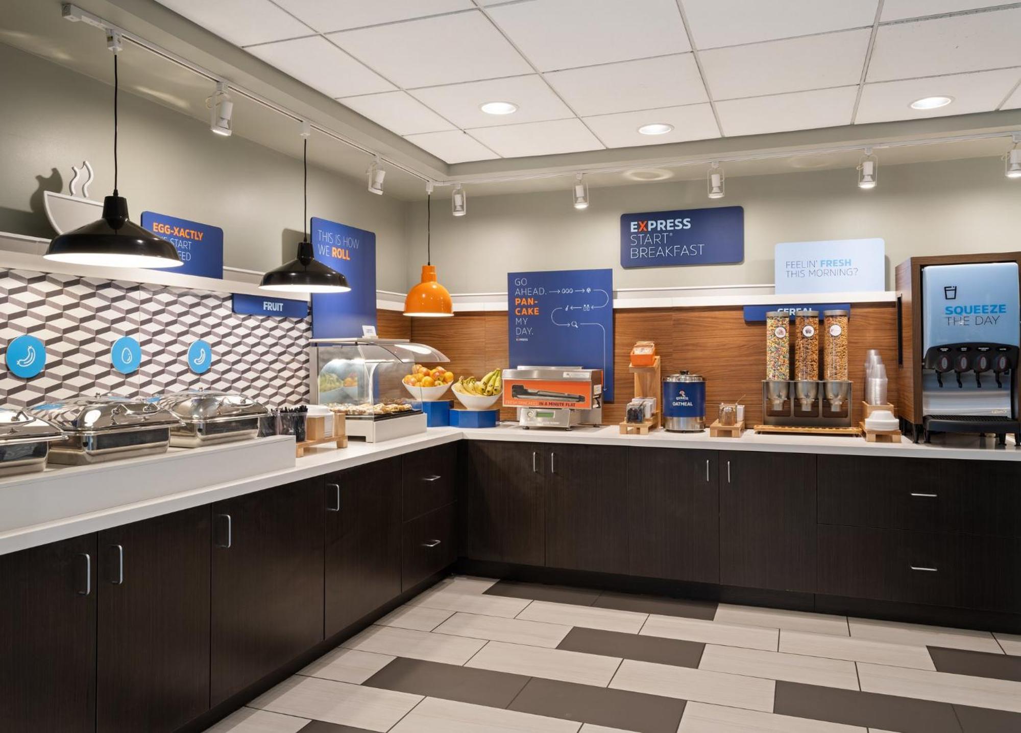 Holiday Inn Express Indianapolis Airport By Ihg Plainfield Ngoại thất bức ảnh